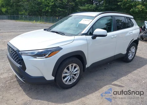 2023 Toyota Corolla Cross Le z USA, uszkodzony, nr VIN 7MUCAAAG2PV040900